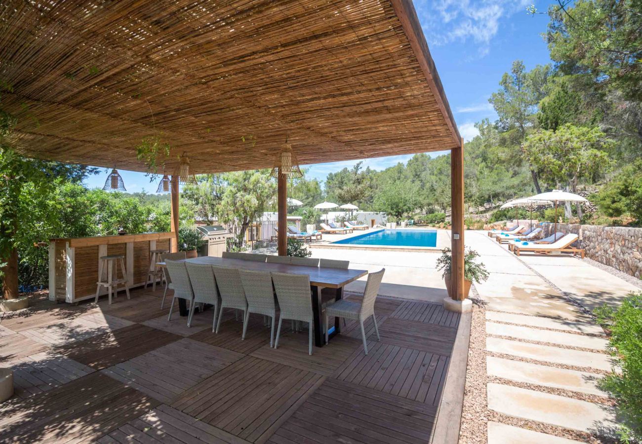 Covered terrace of the villa Boca Sega, ideal for groups or large families.